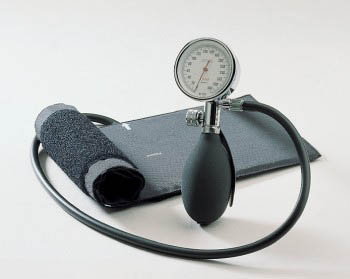 sử dụng máy đo huyết áp cơ trong Diện Chẩn để phát hiện sớm bệnh tim mạch